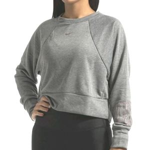 Nike sportswear crewneck loose fit sweatshirt